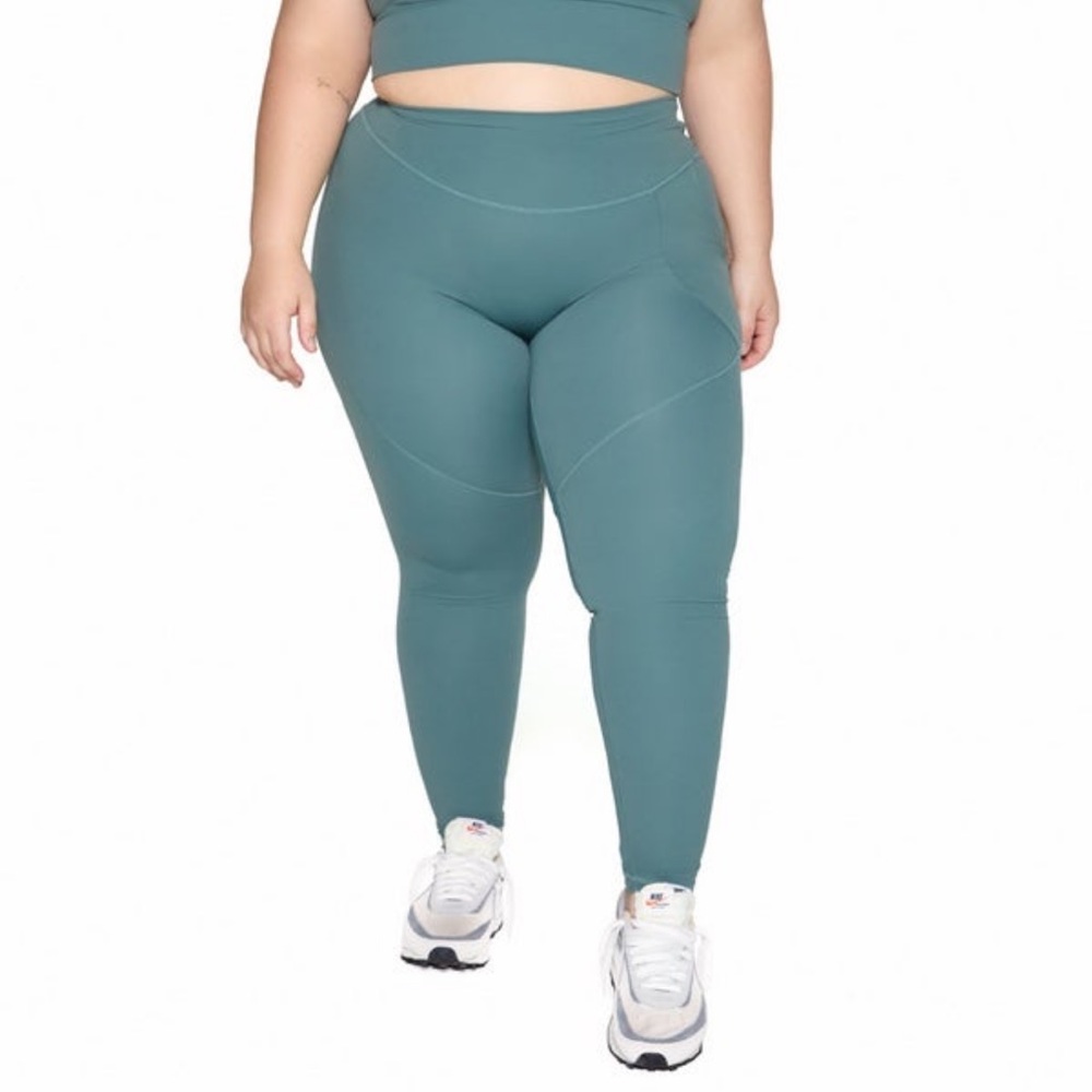Ilus Label Confidence Leggings
